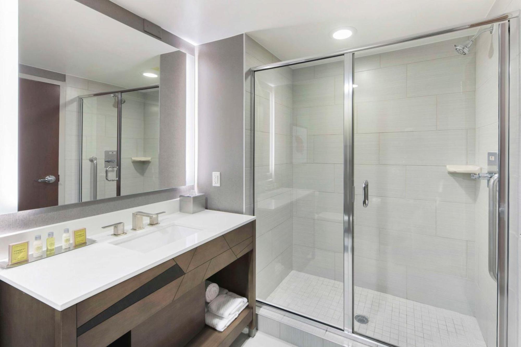 מלון Doubletree By Hilton Raleigh-קרי מראה חיצוני תמונה