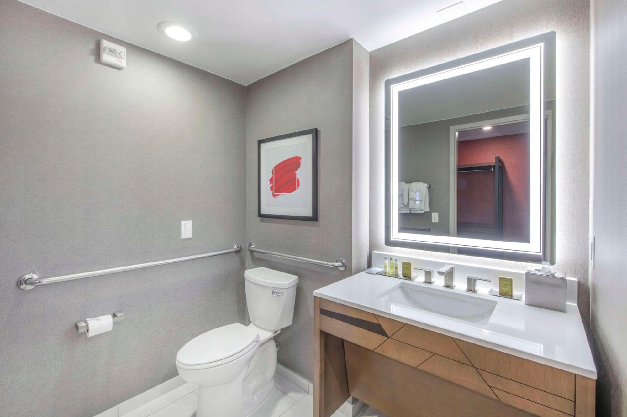 מלון Doubletree By Hilton Raleigh-קרי מראה חיצוני תמונה